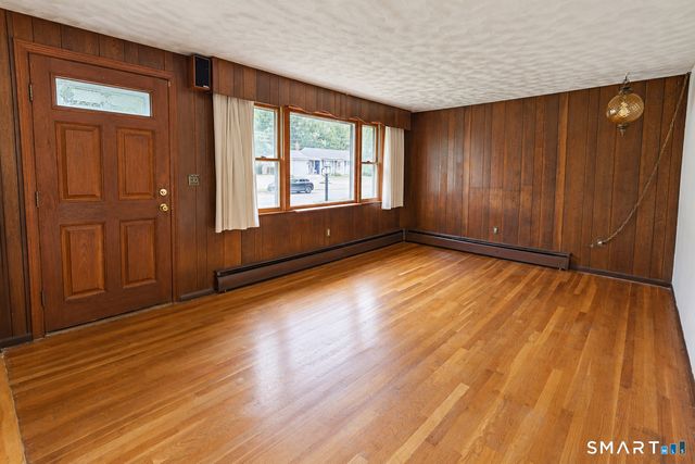 3 Sun Street, Enfield, CT 06082
