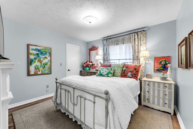 2341 S Laurel Avenue, Springfield, MO 65807
