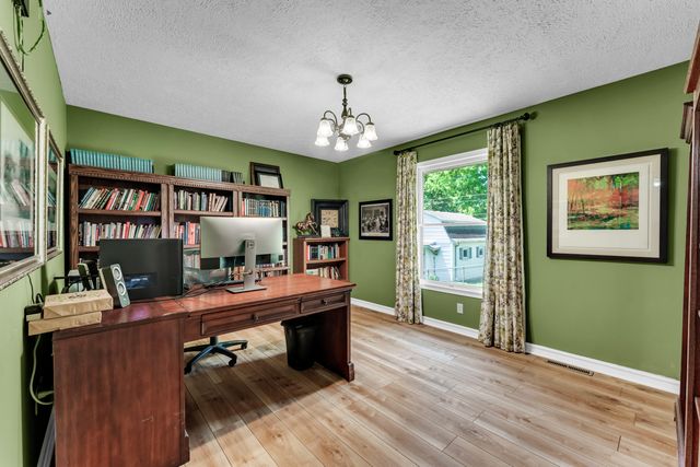 2341 S Laurel Avenue, Springfield, MO 65807