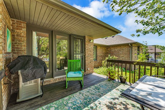 2341 S Laurel Avenue, Springfield, MO 65807