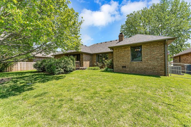 2341 S Laurel Avenue, Springfield, MO 65807