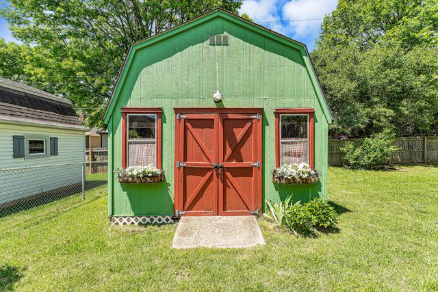 2341 S Laurel Avenue, Springfield, MO 65807