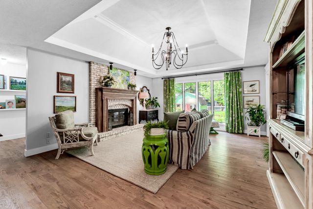 2341 S Laurel Avenue, Springfield, MO 65807