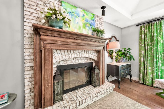 2341 S Laurel Avenue, Springfield, MO 65807