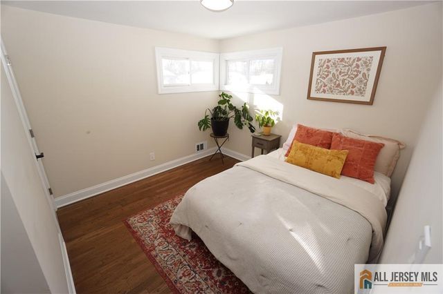 99 Cameo Place, Colonia, NJ 07067