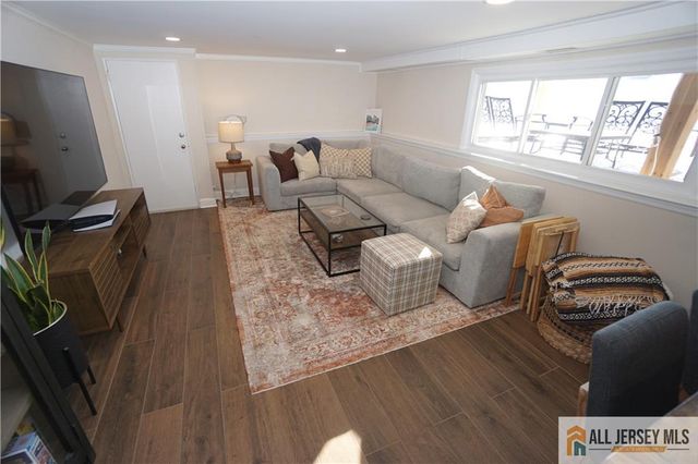 99 Cameo Place, Colonia, NJ 07067