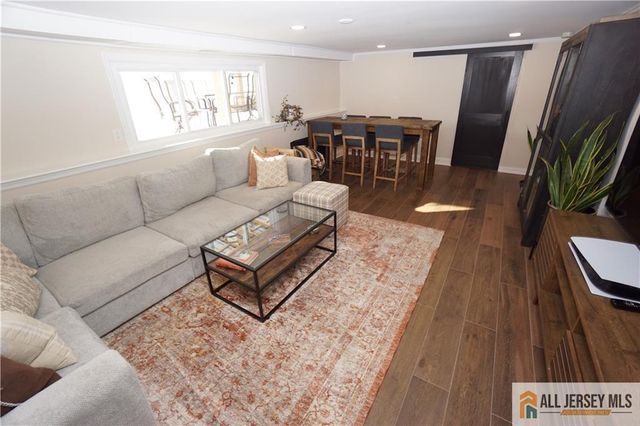 99 Cameo Place, Colonia, NJ 07067