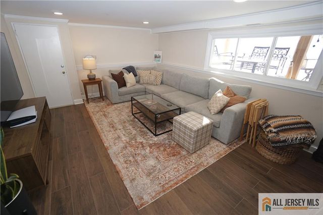 99 Cameo Place, Colonia, NJ 07067