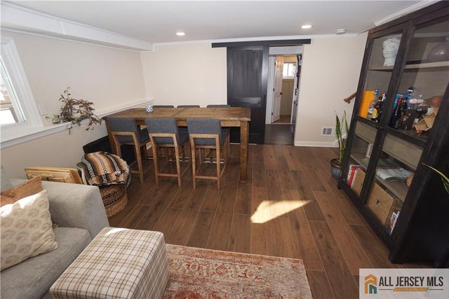 99 Cameo Place, Colonia, NJ 07067