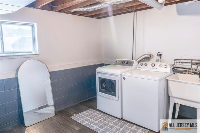 99 Cameo Place, Colonia, NJ 07067