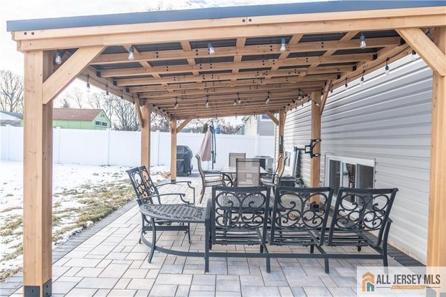 99 Cameo Place, Colonia, NJ 07067