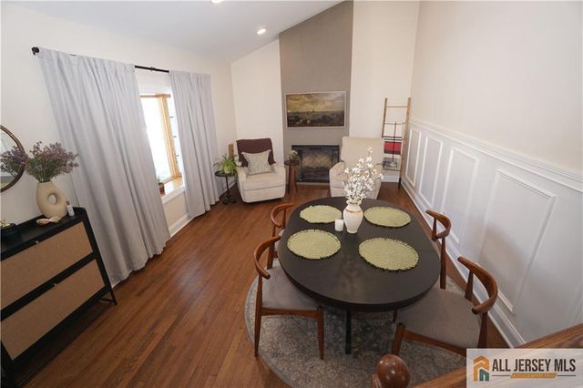 99 Cameo Place, Colonia, NJ 07067