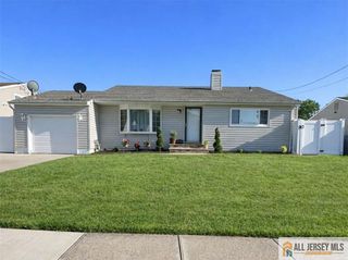 99 Cameo Place, Colonia, NJ 07067