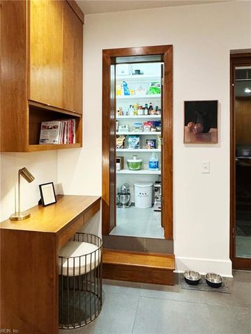 102 Holly CRES, Virginia Beach, VA 23451