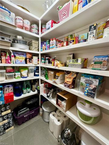 102 Holly CRES, Virginia Beach, VA 23451