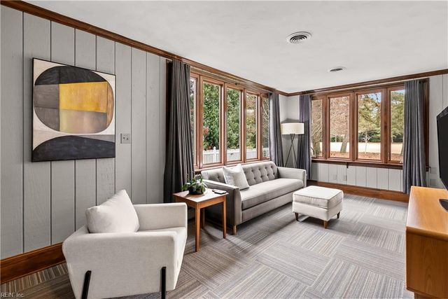 102 Holly CRES, Virginia Beach, VA 23451