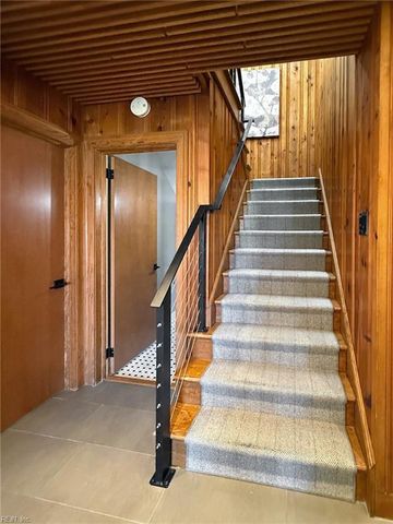 102 Holly CRES, Virginia Beach, VA 23451