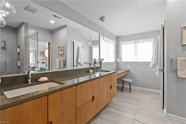 102 Holly CRES, Virginia Beach, VA 23451