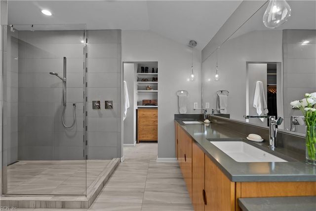 102 Holly CRES, Virginia Beach, VA 23451