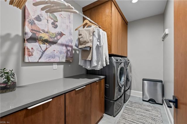 102 Holly CRES, Virginia Beach, VA 23451