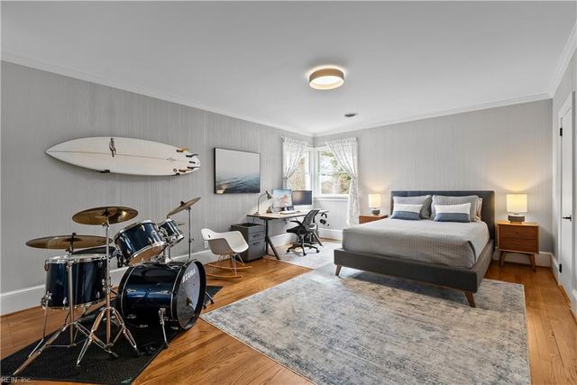 102 Holly CRES, Virginia Beach, VA 23451