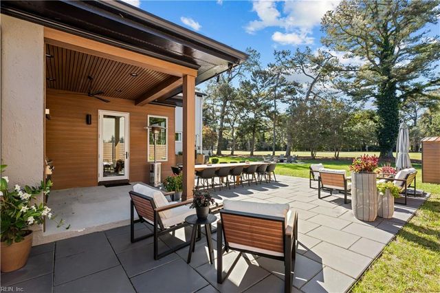 102 Holly CRES, Virginia Beach, VA 23451