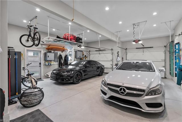 102 Holly CRES, Virginia Beach, VA 23451