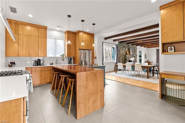 102 Holly CRES, Virginia Beach, VA 23451