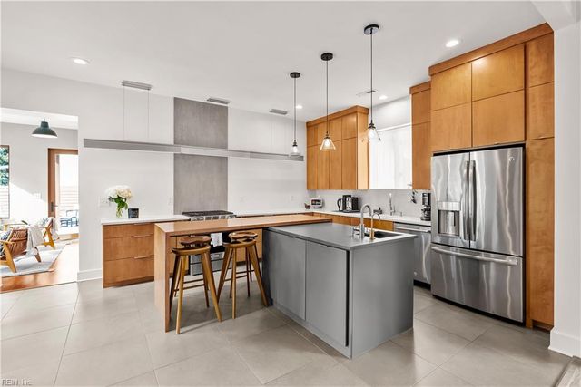 102 Holly CRES, Virginia Beach, VA 23451