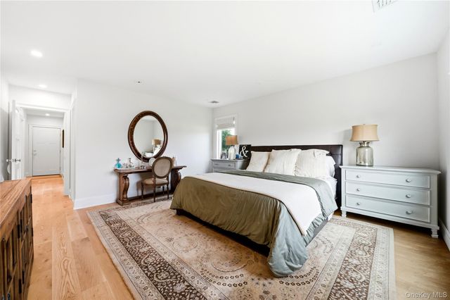 753 E Walnut Street, Long Beach, NY 11561