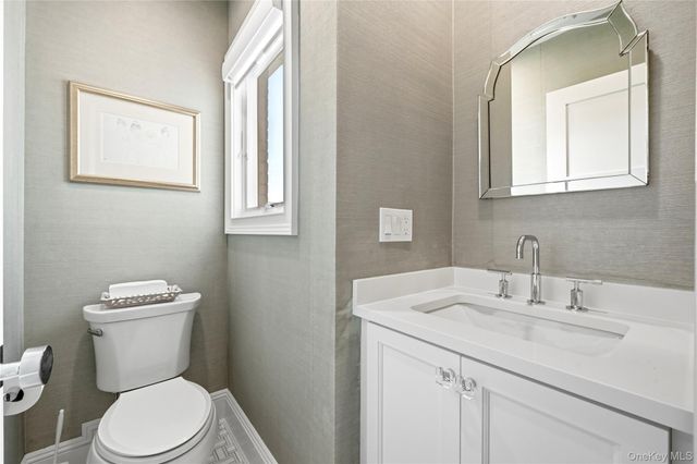 753 E Walnut Street, Long Beach, NY 11561