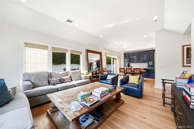 753 E Walnut Street, Long Beach, NY 11561