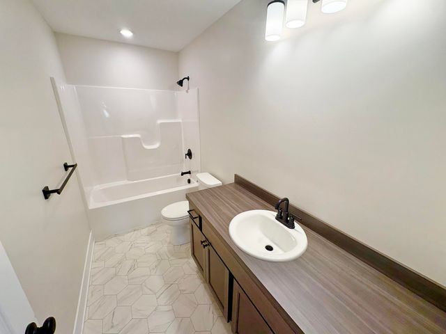 8321 Kettle Oak Drive Se, Caledonia Twp, MI 49302