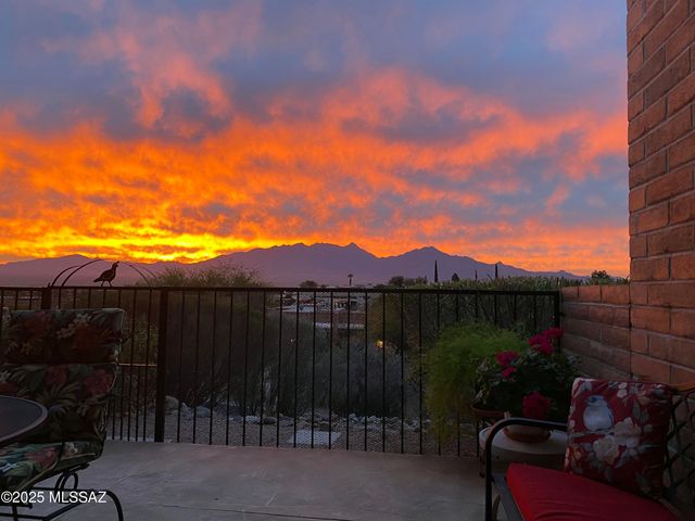 1393 W Desert Hills Drive, Green Valley, AZ 85622