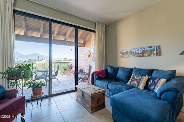 1393 W Desert Hills Drive, Green Valley, AZ 85622