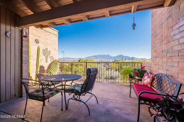 1393 W Desert Hills Drive, Green Valley, AZ 85622