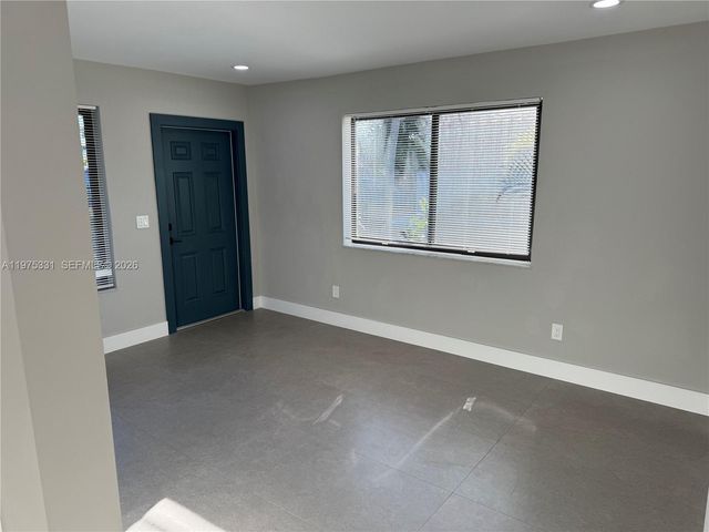 3275 SW 27th St 3275, Miami, FL 33133