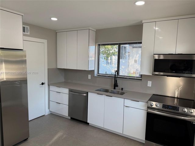 3275 SW 27th St 3275, Miami, FL 33133