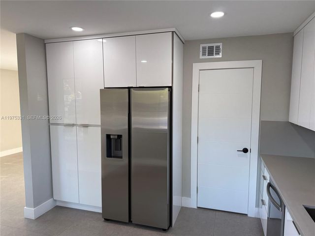 3275 SW 27th St 3275, Miami, FL 33133