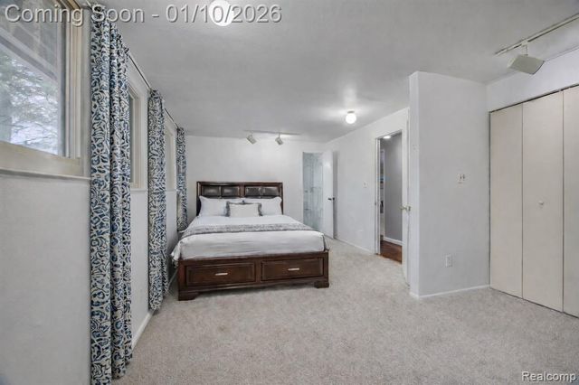 2738 Berry Drive, Bloomfield Hills, MI 48304