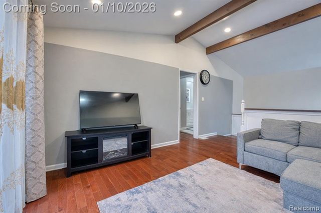 2738 Berry Drive, Bloomfield Hills, MI 48304