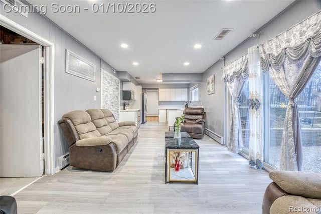 2738 Berry Drive, Bloomfield Hills, MI 48304