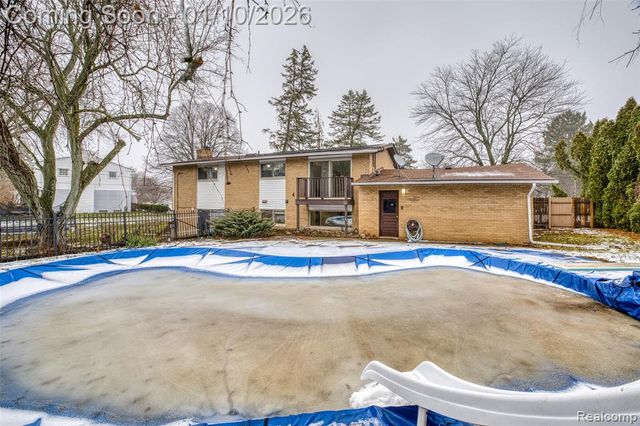2738 Berry Drive, Bloomfield Hills, MI 48304