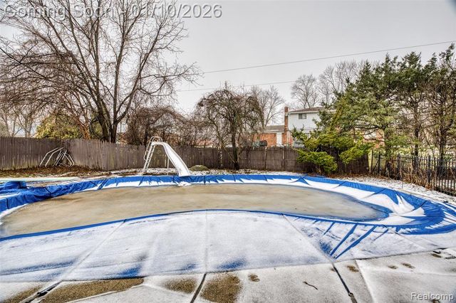 2738 Berry Drive, Bloomfield Hills, MI 48304