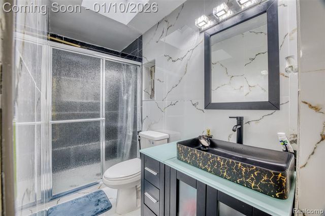 2738 Berry Drive, Bloomfield Hills, MI 48304