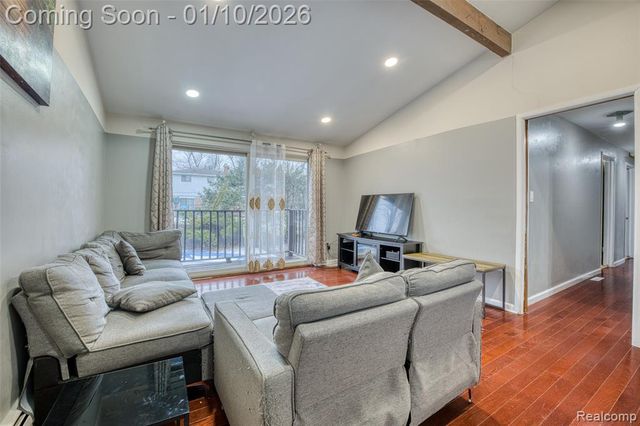 2738 Berry Drive, Bloomfield Hills, MI 48304