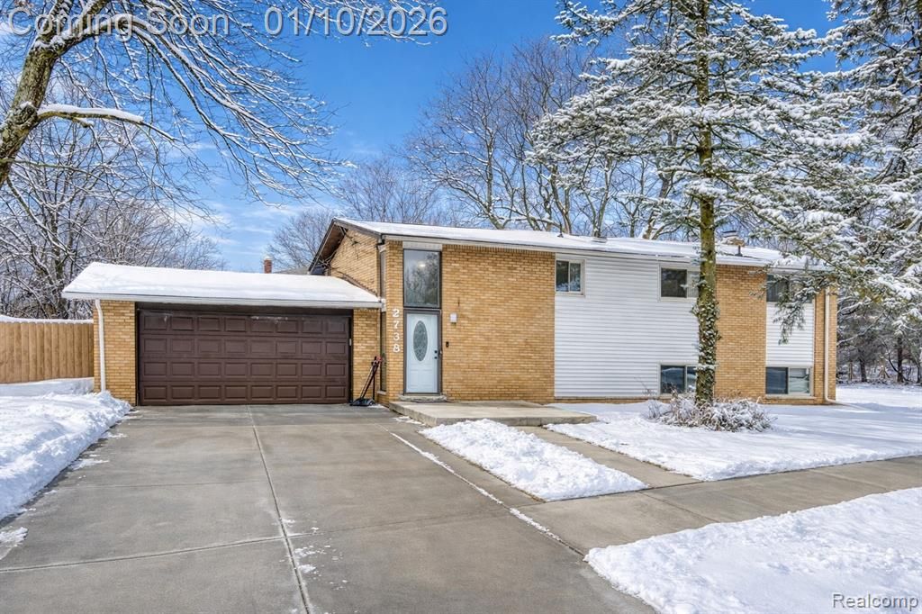2738 Berry Drive, Bloomfield Hills, MI 48304