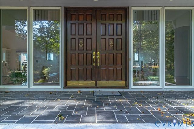 1718 Mariners Woods Drive, Hartfield, VA 23071