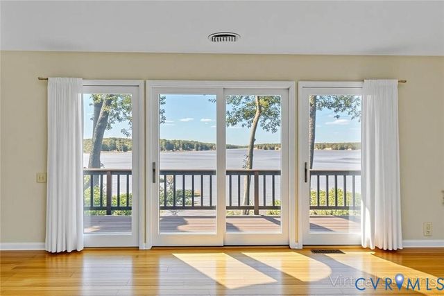 1718 Mariners Woods Drive, Hartfield, VA 23071