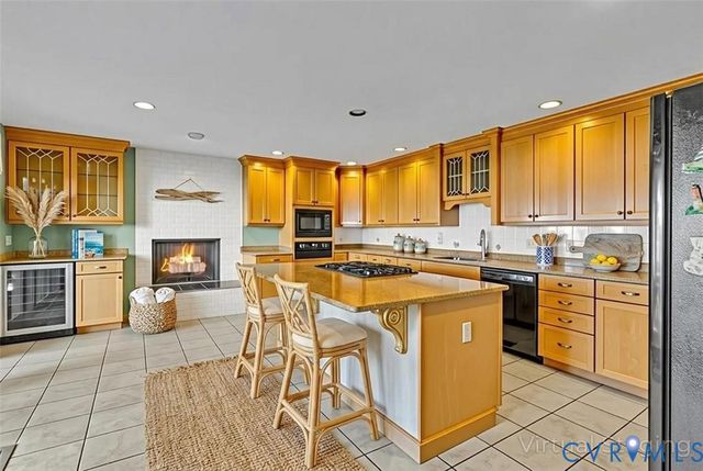 1718 Mariners Woods Drive, Hartfield, VA 23071